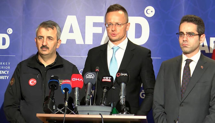 Macar Bakan Szijjarto'dan AFAD'a ziyaret