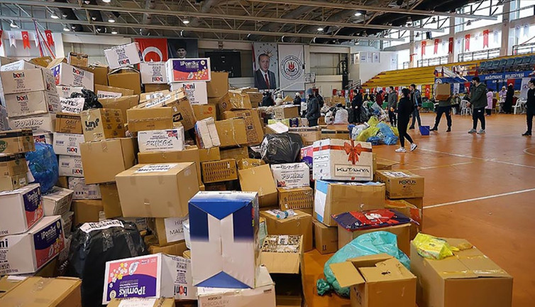 Vali Yerlikaya'dan depremzede yardımlarına ilişkin açıklama