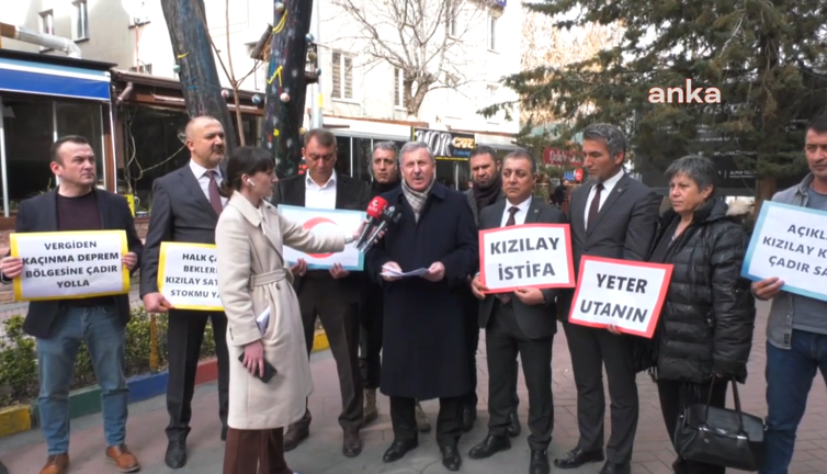 Selçuk Özdağ: İnsanlar yardım beklerken Kızılay nebbaşlığa soyunmuş