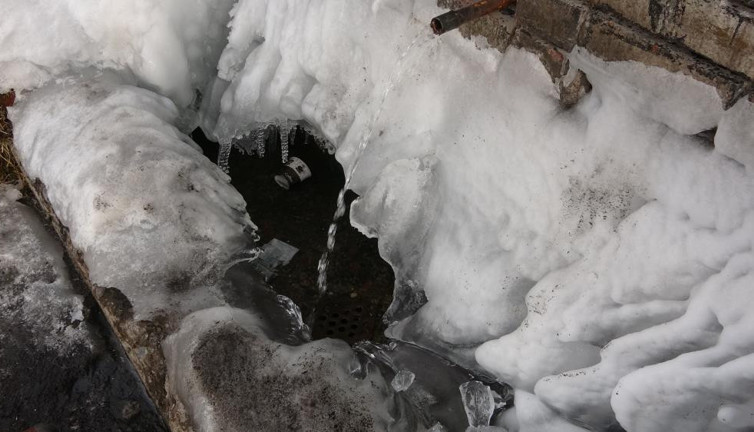 Araçlar soğuktan çalışmadı. Termometre eksi 21'i gösterdi