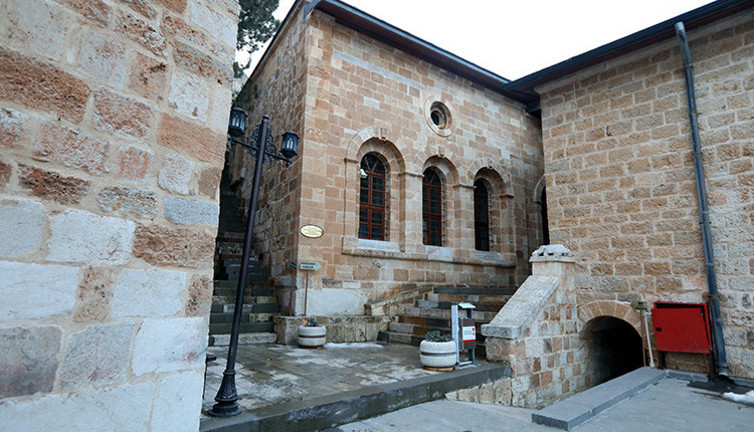 Tarihi yapı depremi hasarsız atlattı