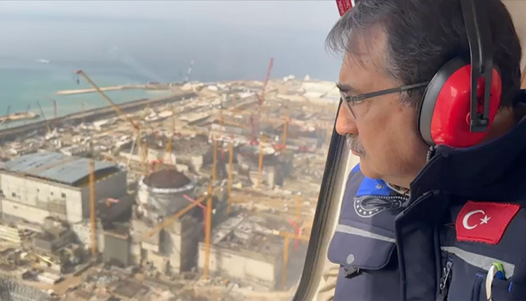 Bakan Dönmez, Akkuyu NGS'de incelemelerde bulundu