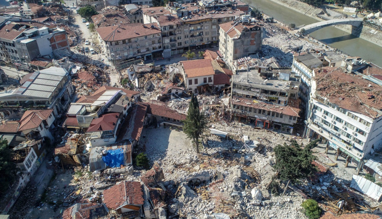 Rende sitesinin müteahhidi yıkımı böyle savundu: Müteahhitlikte ilk yıllarımızdı