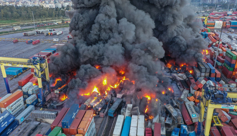 İhracatçılar İskenderun Limanı yangınındaki zararlarının tazmin edilmesini istiyor