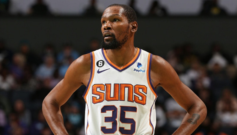 Kevin Durant Suns ile ilk maçında galip geldi