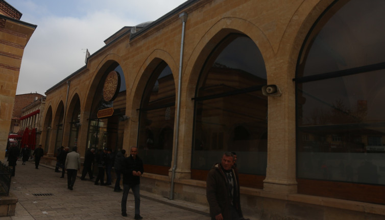 Tarihi cami ibadete açıldı