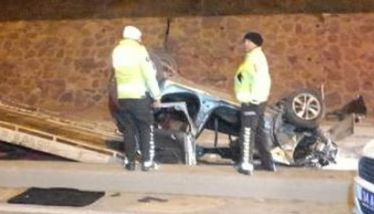 Demir sürücüye ok gibi saplandı