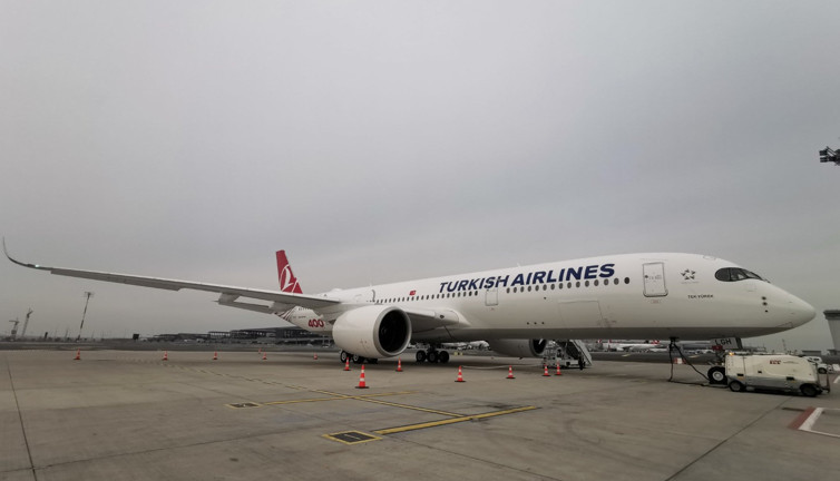 THY'nin 400. uçağı ilk uçuşunu depremzedeler için havalandı