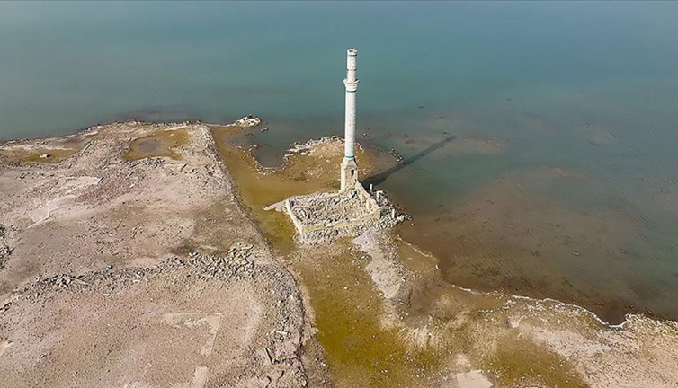 Barajlar kurudu bu görüntüler ortaya çıktı
