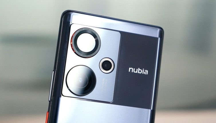 Nubia Z50 Ultra'nın fiyatı ve özellikleri belli oldu