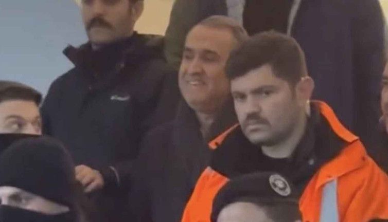 Depremzedelere gülen Adıyaman Valisi istifa etti