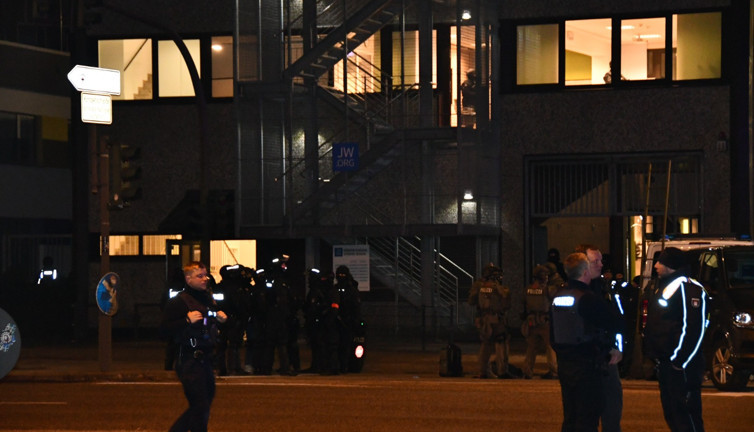 Hamburg Polisinden açıklama: Yehova Şahitlerine ait kiliseye saldırıda delil yok