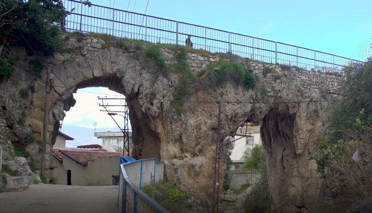 Hatay'da Roma Dönemi'nde inşa edilen su kemeri depremlerde zarar görmedi