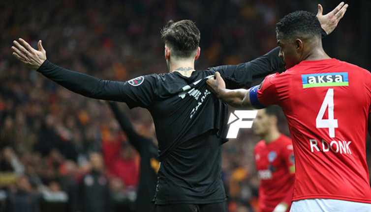 Zaniolo'yo ilk maçında Donk'tan olay hareket