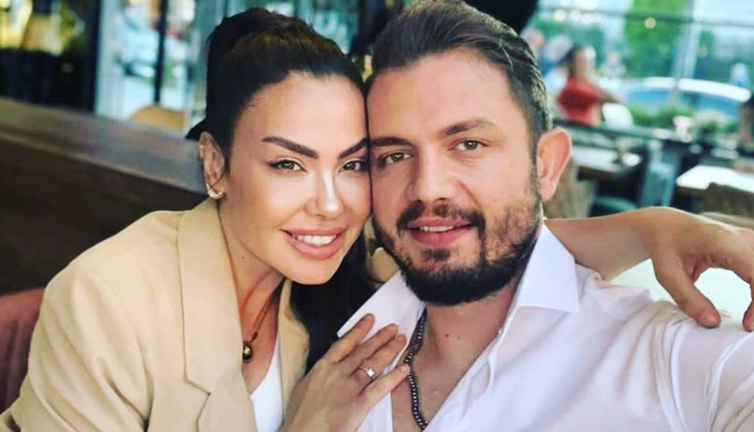 Şarkıcı Lara nişanlısı Mehdi Karimi ile evlendi. Damat İranlı voleybolcu