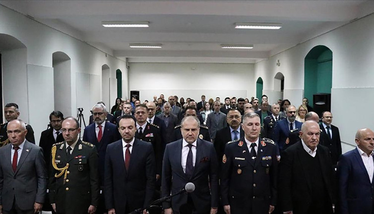 Atatürk, mezun olduğu okulda anıldı