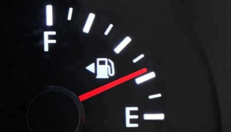 Otomobil göstergesindeki bu üçgen işareti ne işe yarıyor? Sürücülerin büyük çoğunluğu bilmiyor