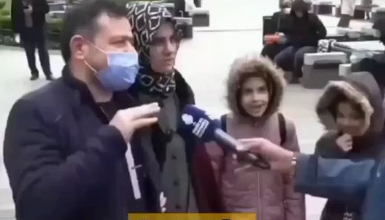 Cebinde yol paran yoktu ben verdim. AKP'yi savunan kocasına kızdı