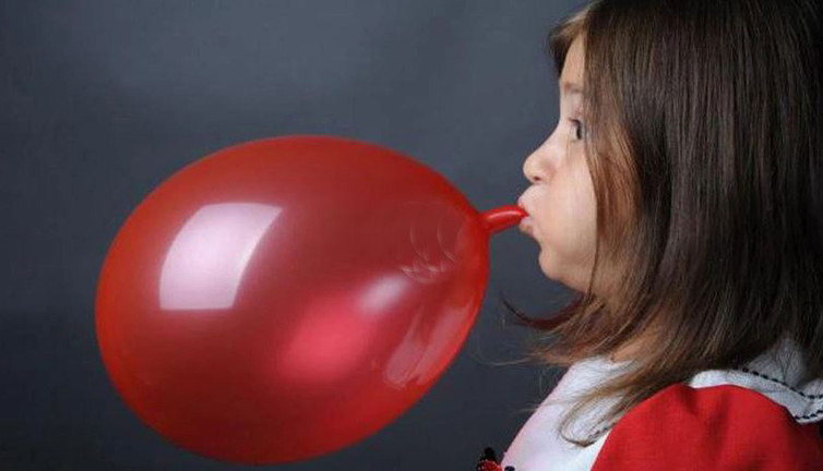 Uzmanlar anne ve babaları uyardı. Öğrenince çocuklarınıza balon şişirmeyi yasaklayacaksınız