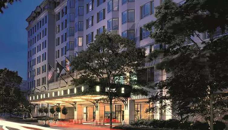 30 bin lira maaşı olan bürokrat 11 milyon dolara nasıl daire aldı. Kim bu bürokrat. Gazeteci Recep Canpolat açıkladı