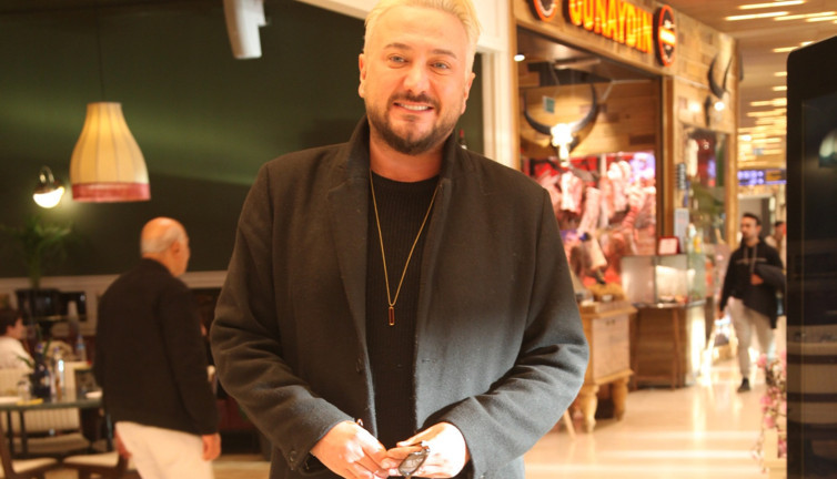 Onur Büyüktopçu sevenlerine müjdeyi verdi. Yeni projeye yeni imaj