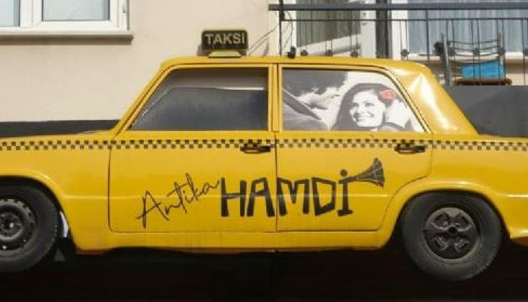 Fiyatlara kızdı efsane otomobili ortadan kesti