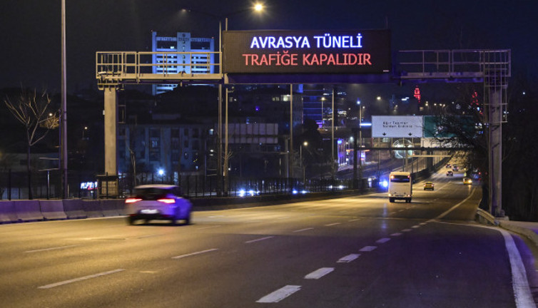 Avrasya Tüneli trafiğe kapatıldı