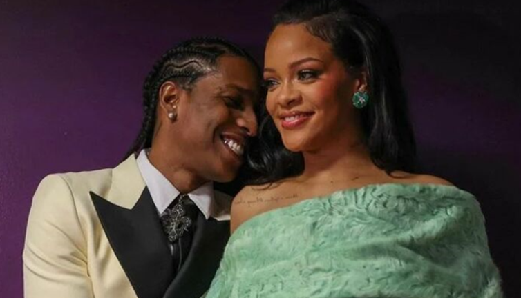 Rihanna'nın göbeğindeki zincirin değeri dudak uçuklattı