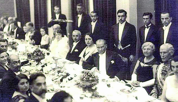 Atatürk neden sofrada bıldırcın eti görmek istemedi? O dahi olduğu kadar da merhametliydi