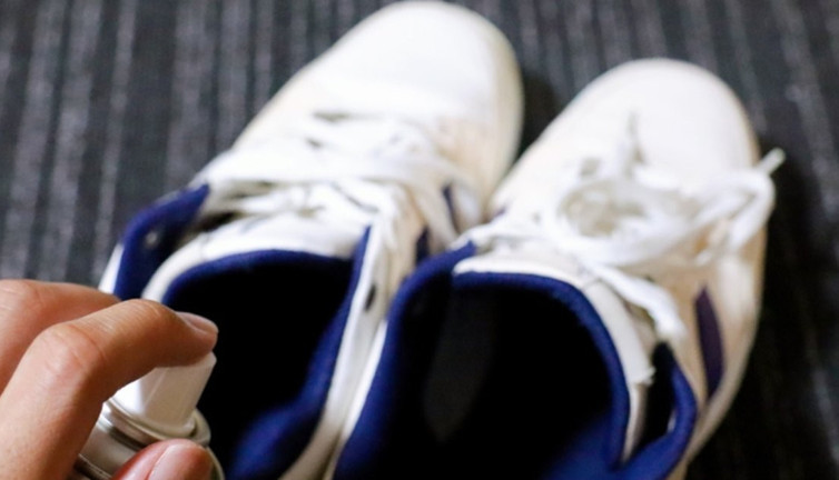 Ayak kokusu neden olur? Ayak kokusu nasıl giderilir?