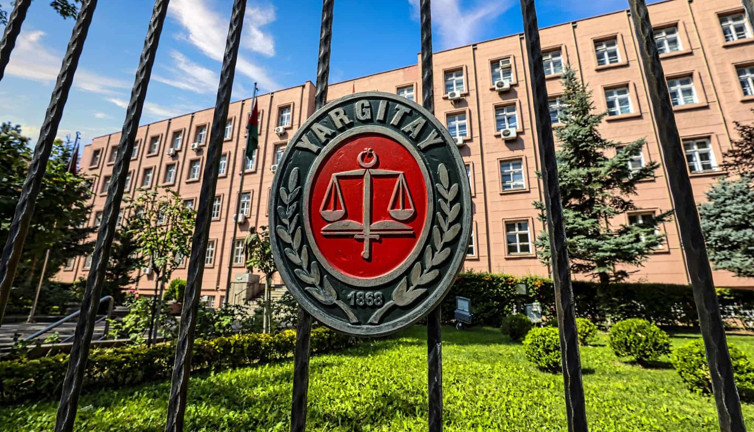 Yargıtay'dan emsal karar: Görevi bırakıp yemeğe giden gece bekçisi tazminatsız kovuldu