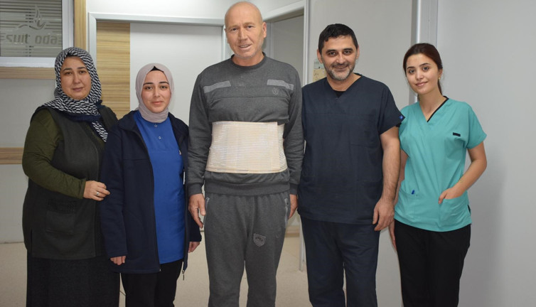 Kanser hastasına ince bağırsağından mide yapıldı