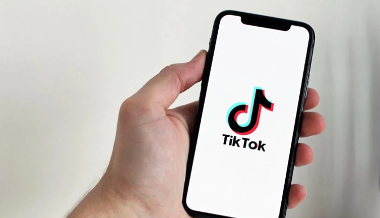 Eski TikTok çalışanından flaş iddia: Hem yetişkinler hem de çocuklar için güvenli değil