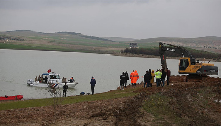 Sele kapılan tır sürücüsünü arama çalışmaları bir haftadır sürüyor