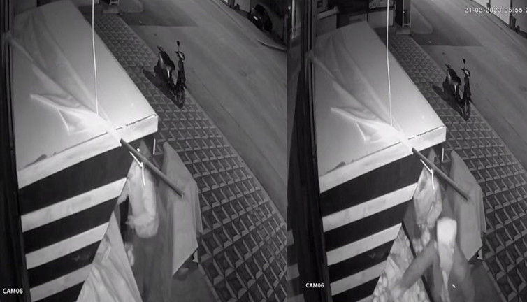 Manav reyonundaki hırsızlık kamerada