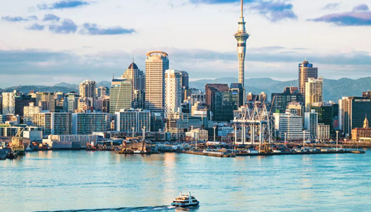 Ülkenin derdine bakın. Sevgilisinden ayrılan gençlerin travmaları için 4 milyon dolar harcayacaklar