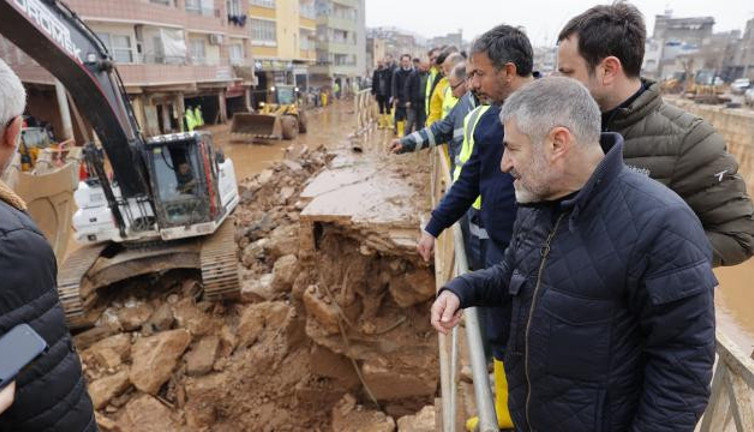 Bakan Nebati: Şanıurfa’daki selde 1402 konut, 980 araç hasar gördü