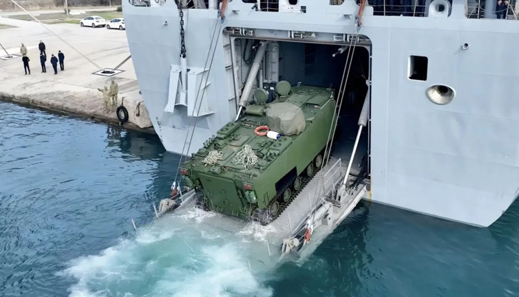 ZAHA'nın Deniz Kuvvetleri'ne teslimatına başlandı