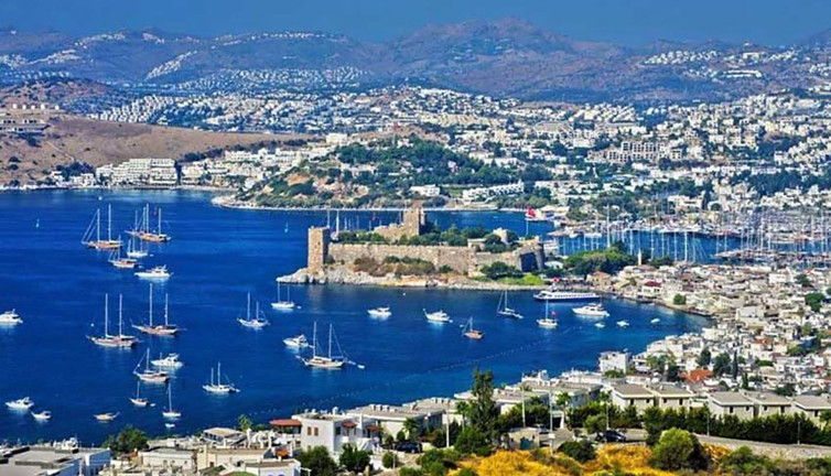 Tatil beldelerindeki fiyatlar cep yakıyor. Çeşme, Bodrum, Didim magazin programlarında kaldı