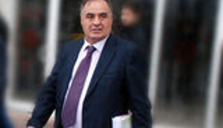 Milyon dolarlık bürokrat. Kanun hiçe sayıldı, eski bürokratın milyon dolarlık şirket alımına izin verildi