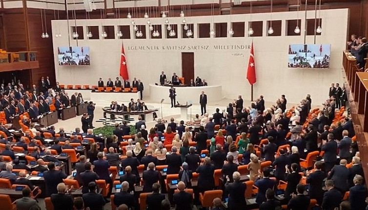 İYİ Parti ve CHP'nin AFAD ve Kızılay hakkındaki araştırma önergeleri, AKP ve MHP oylarıyla reddedildi