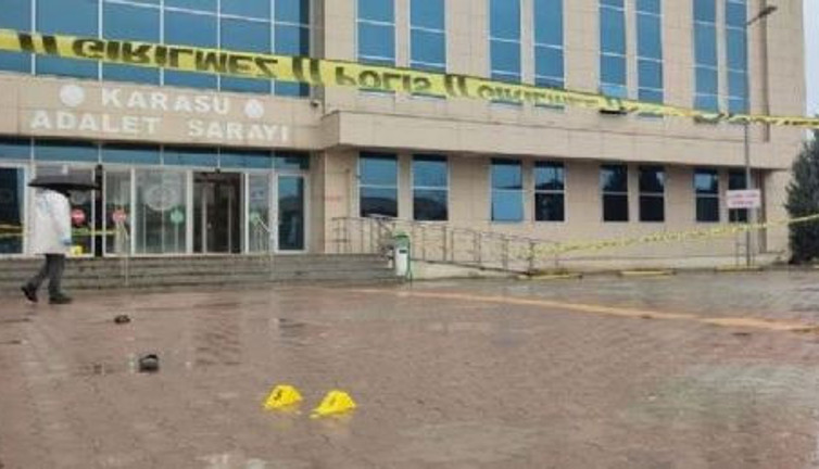 Adalet Sarayı önünde damat dehşeti