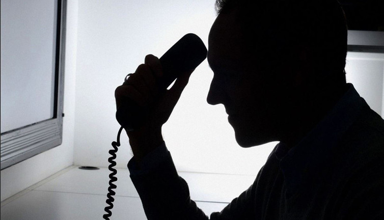 Telefondaki sese inandı 720 bin lirasını kaptırdı