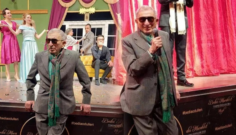 Haldun Dormen’e sahnede 95. yaş günü sürprizi