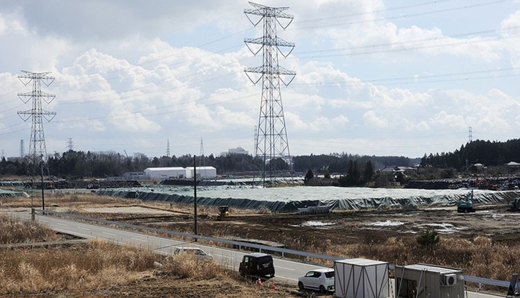 Japon hükümeti, Fukuşima'da iki bölgenin tahliye emrini kaldırdı