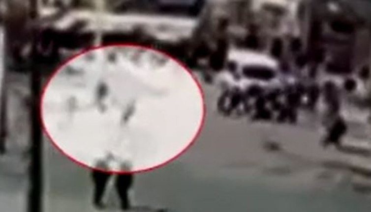 Suriyeli sığınmacı Taksim'de turist kadına dehşeti yaşattı