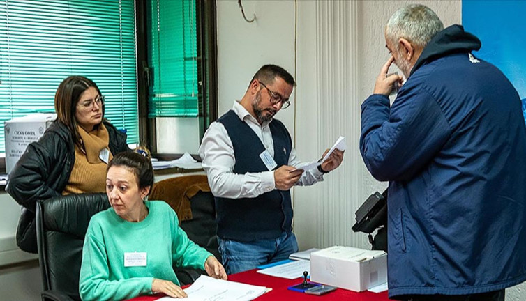 Karadağ'da cumhurbaşkanı seçiminin ikinci turunda halk sandığa gitti