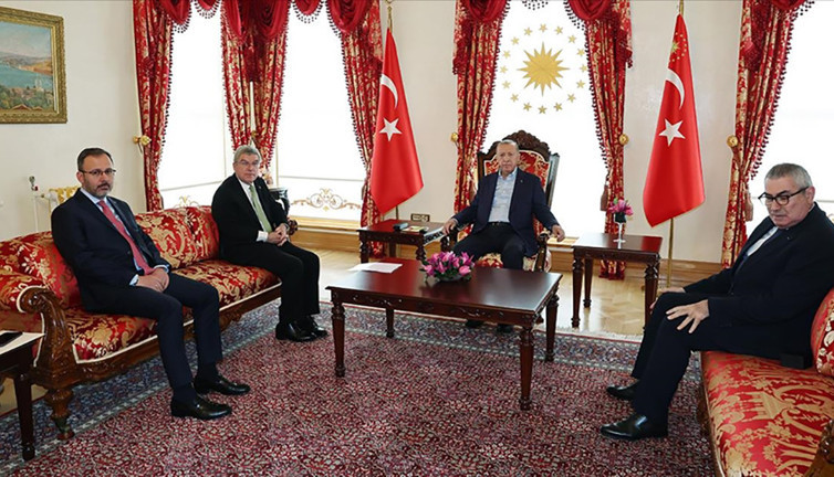 Erdoğan, Uluslararası Olimpiyat Komitesi Başkanı Thomas Bach'ı kabul etti