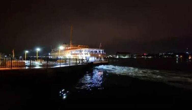 Eyüpsultan-Kadıköy vapurunda korku dolu anlar. İstanbul Boğazı’nda facianın eşiğinden dönüldü