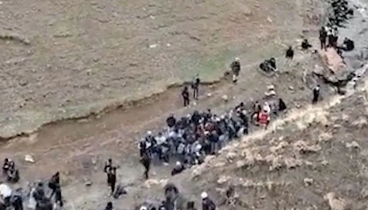 'Vatan işgal ediliyor! Buna müsaade eden vatan hainidir' Emekli Albay'dan Afgan göçmen tepkisi